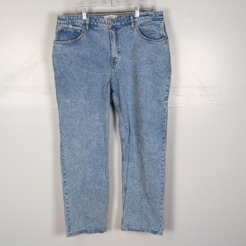 Abercrombie & Fitch 90s Relaxed Jean High Rise